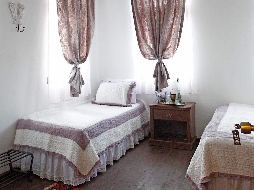 Marjolaine Hotel Айвалык Номер фото