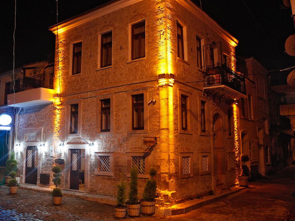 Marjolaine Hotel Айвалык Экстерьер фото